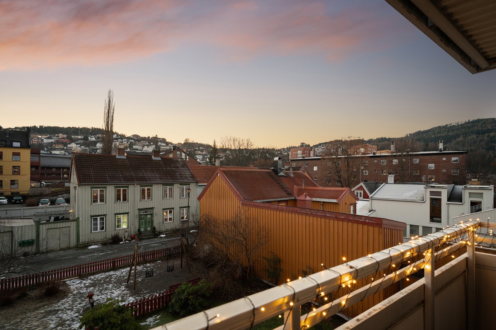 Skjermet beliggenhet mot grøntareal. Galleribilde