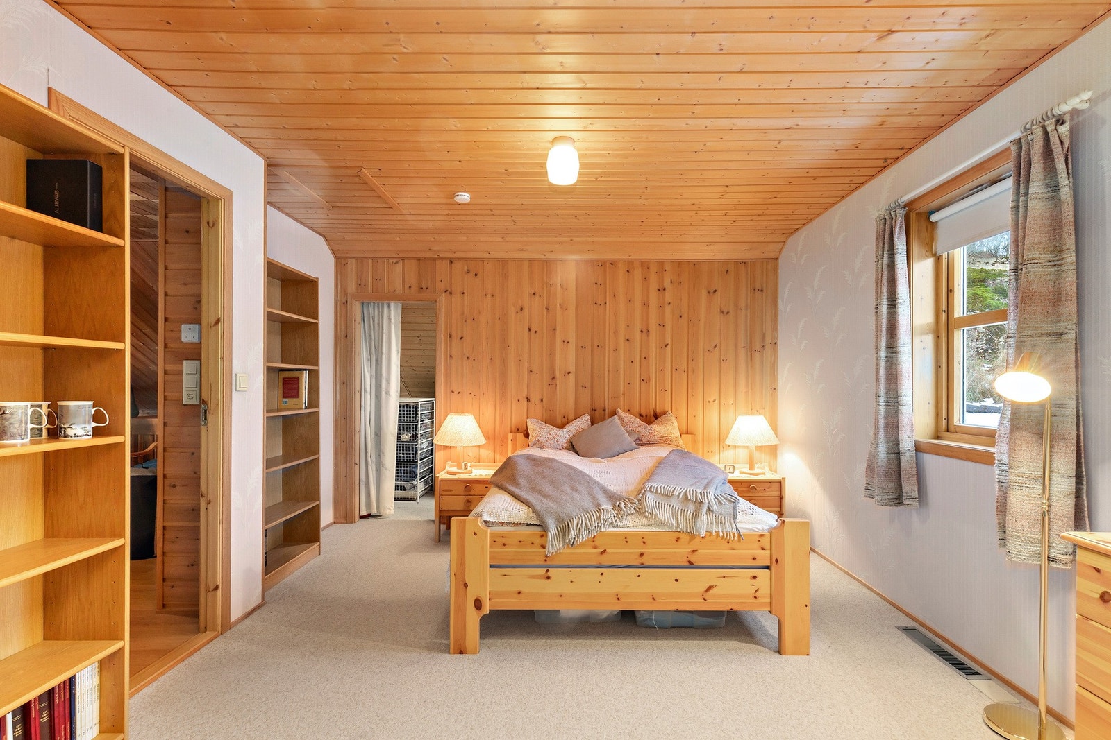 Stort soverom i loftsetasje på 16,5 m². Galleribilde