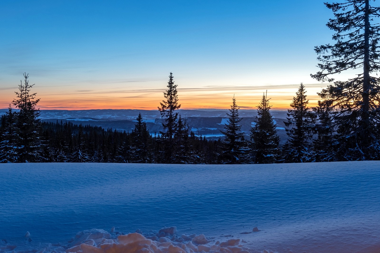Nydelig utsikt - sett deg ned og nyt fjellets gleder Galleribilde