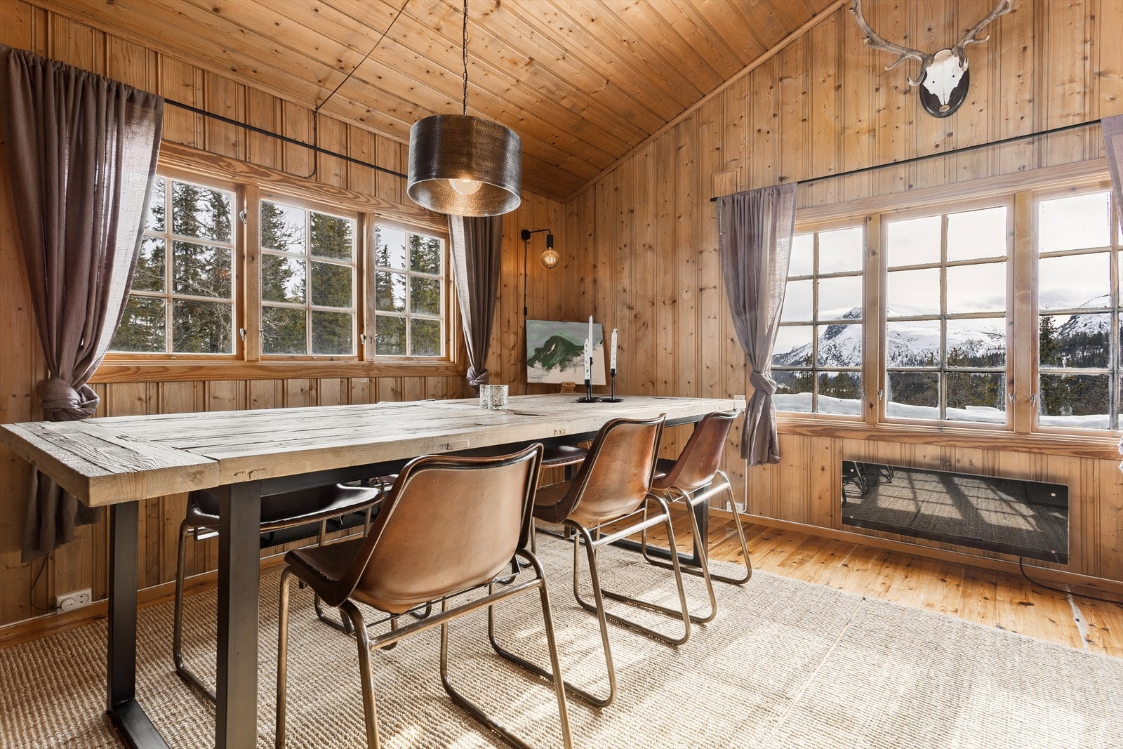 Her kan hele familien nyte et godt måltid. Galleribilde