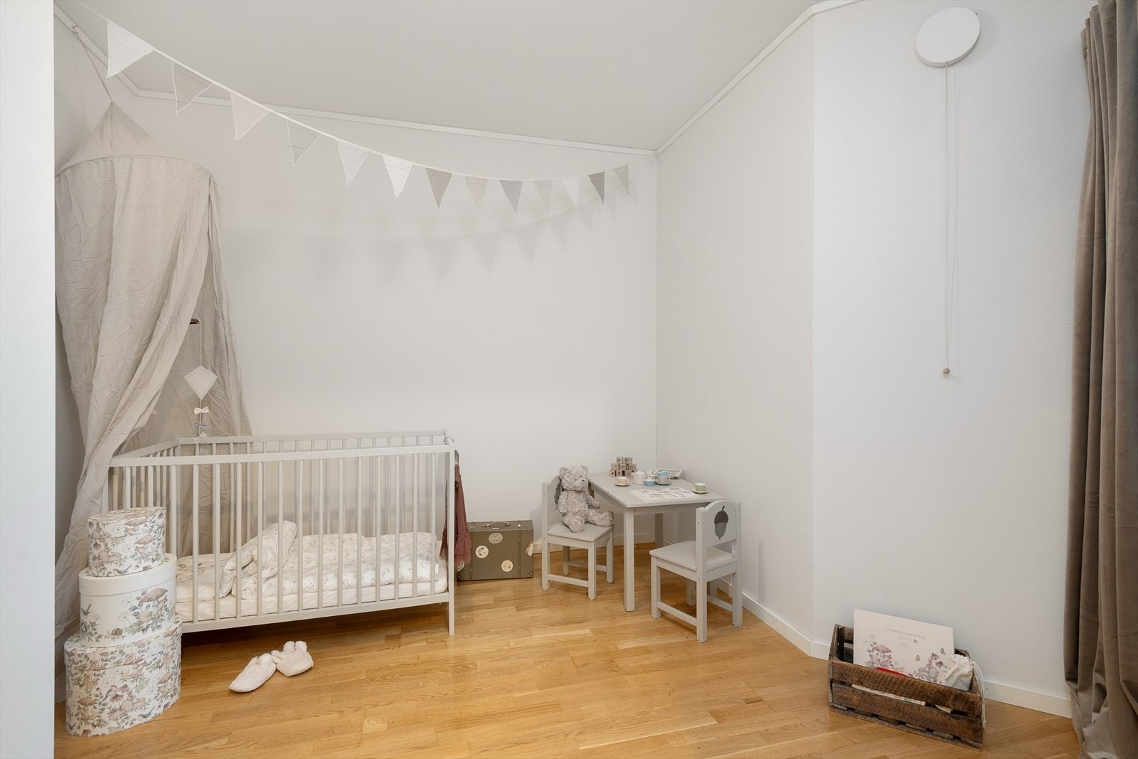 Soverom 2 har plass til både seng og garderobeskap. Galleribilde