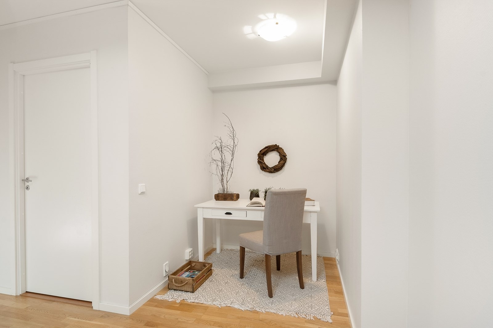 Plass til hjemmekontor i forbindelse med gangen. Galleribilde