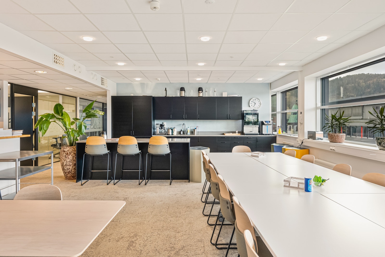 Ledig areal fra 600 kvm til 2100 kvm på et plan Galleribilde