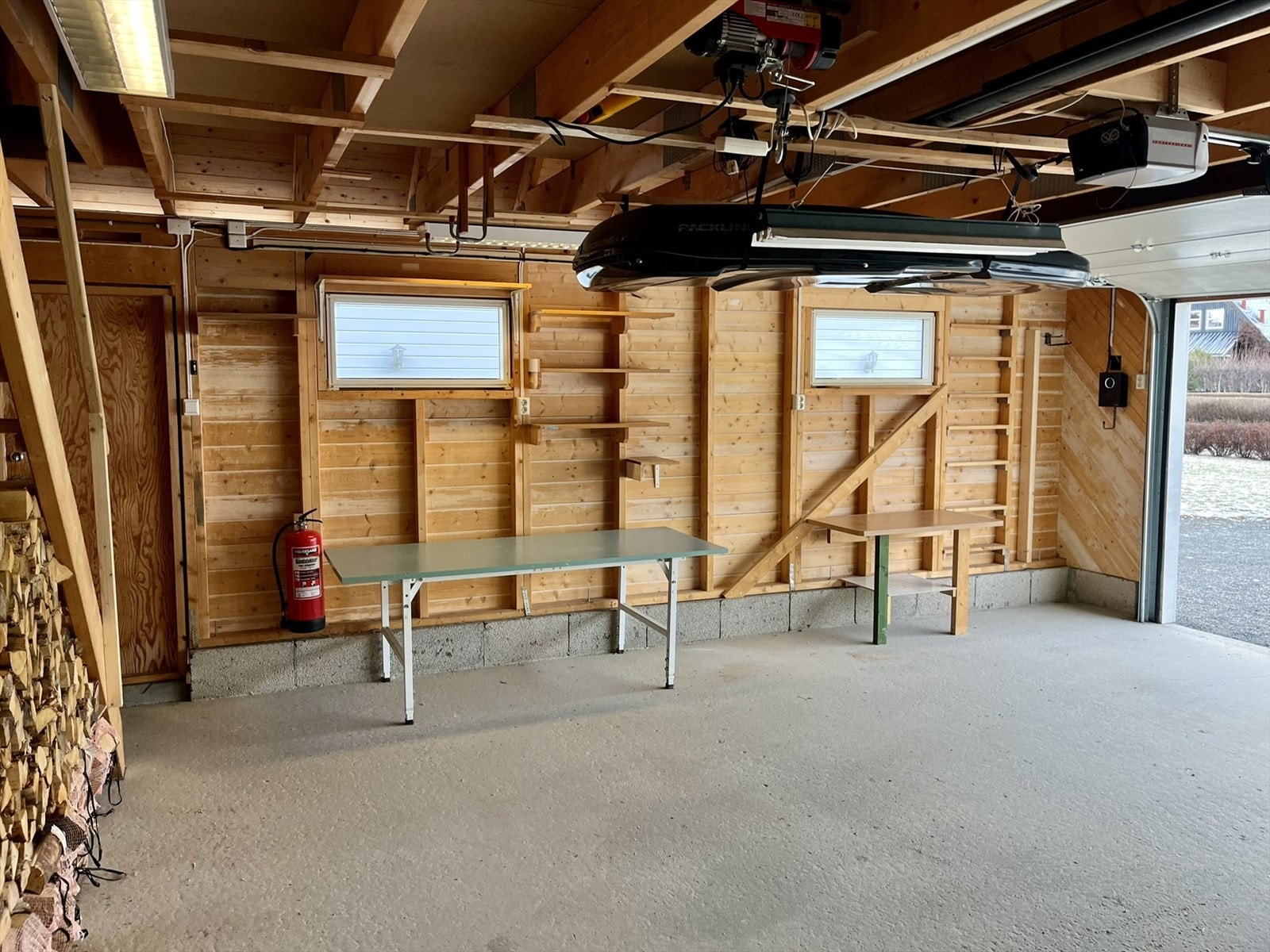 Garasje innvendig. Galleribilde