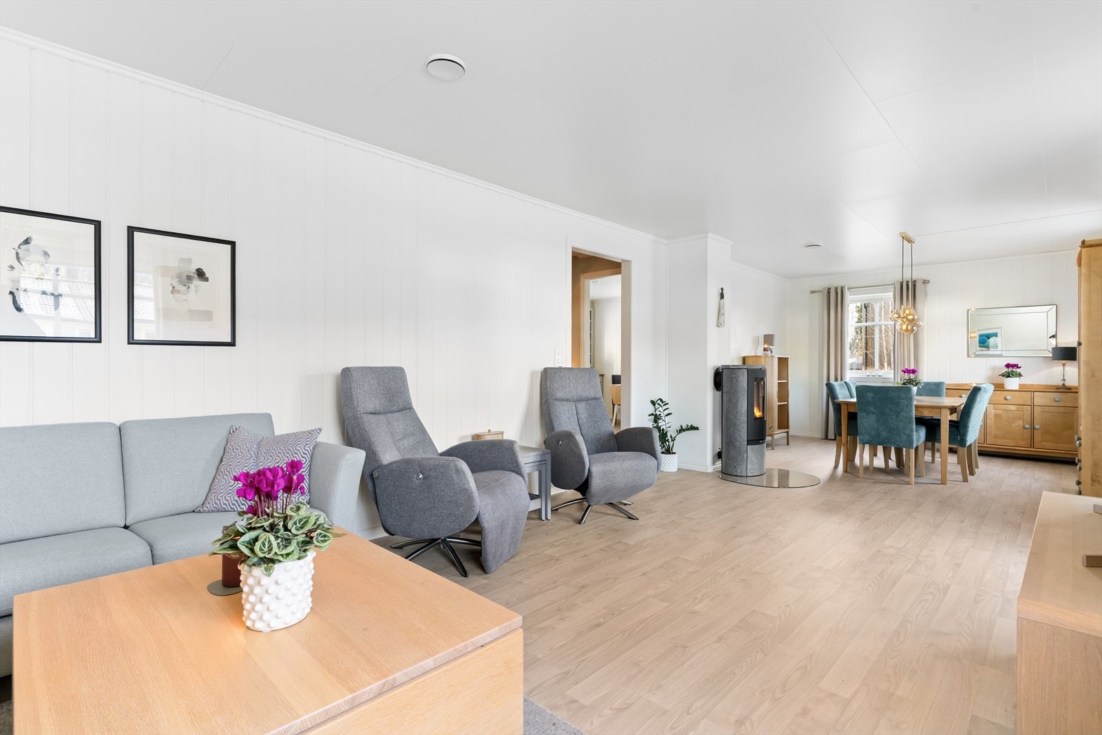 Ildsted og varme i gulvet. Galleribilde