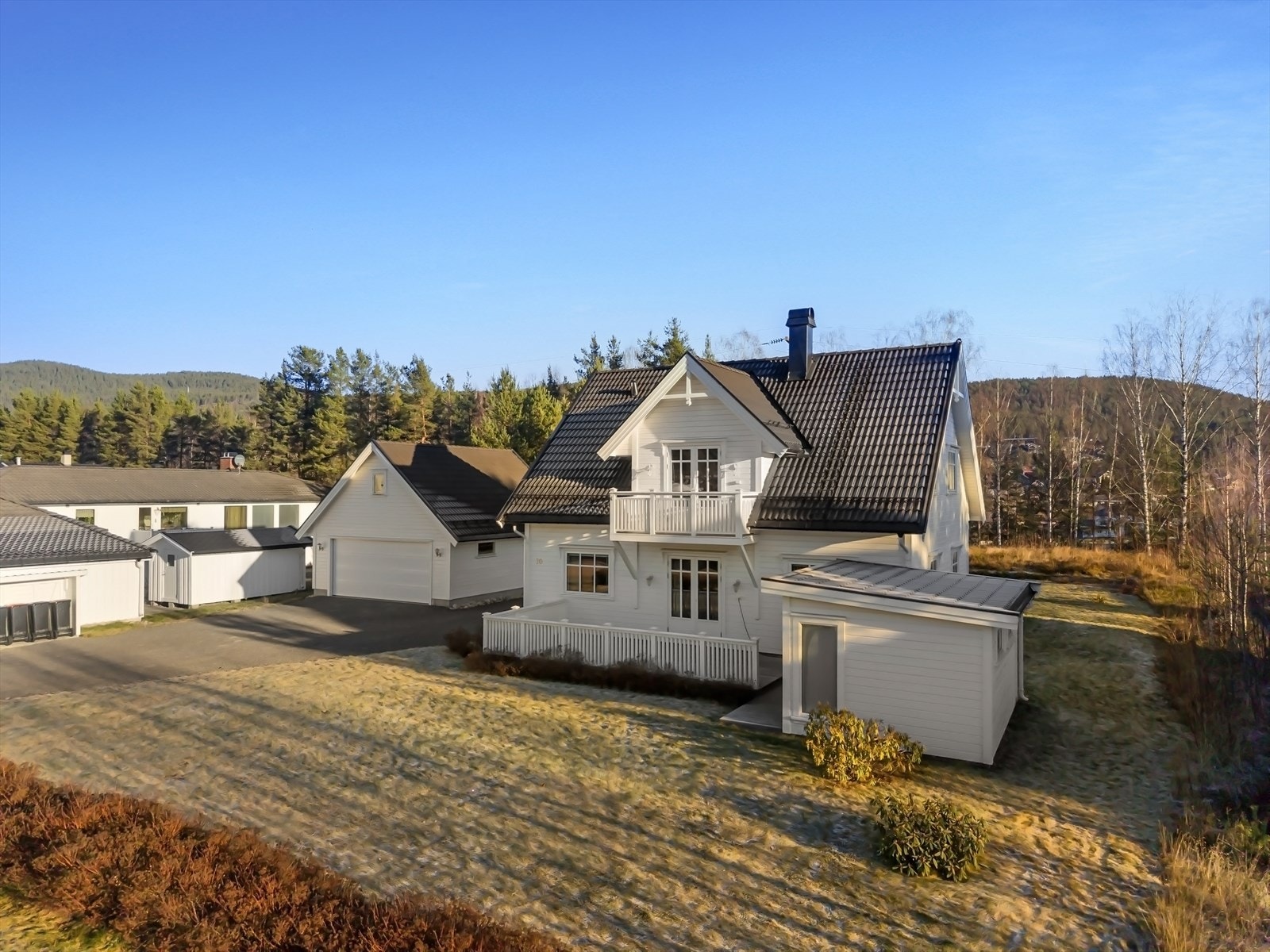 Flat og lettstelt tomt. Galleribilde