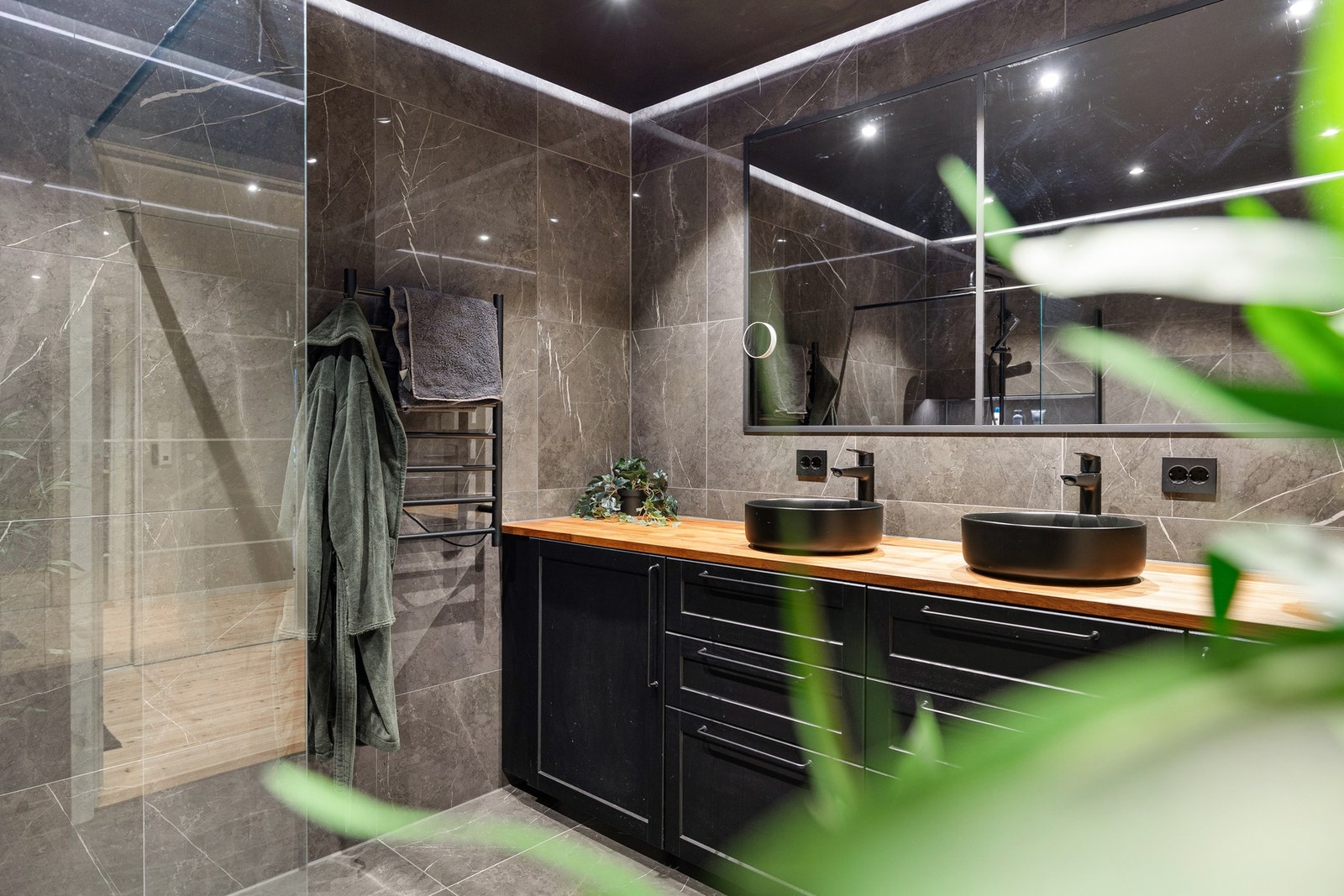 Store speil og dobbeltservant Galleribilde