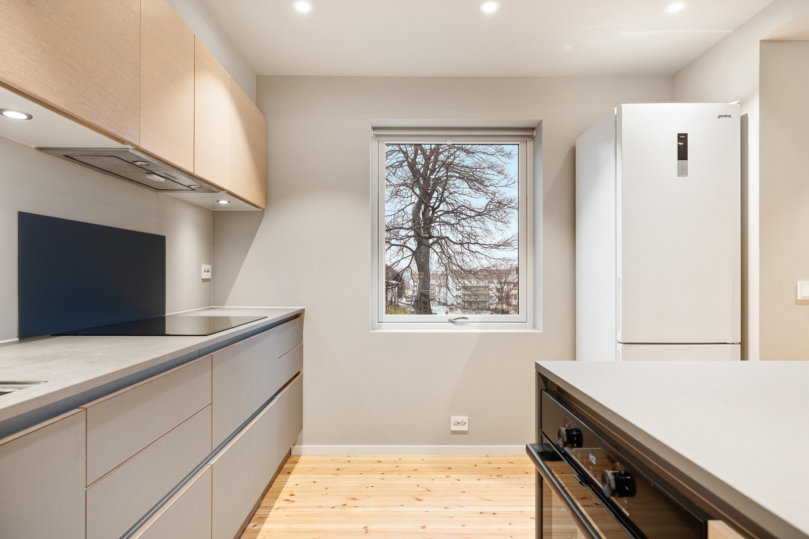 Godt med skap- og benkeplass Galleribilde