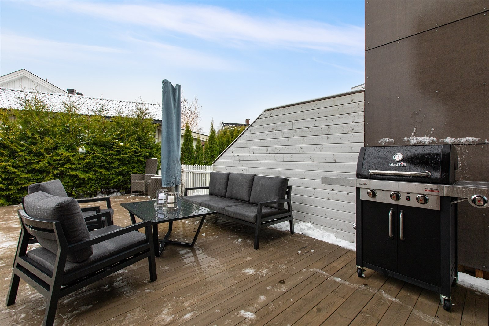 Den vestvendte orienteringen gir gode solforhold på ettermiddag og kveld. Galleribilde