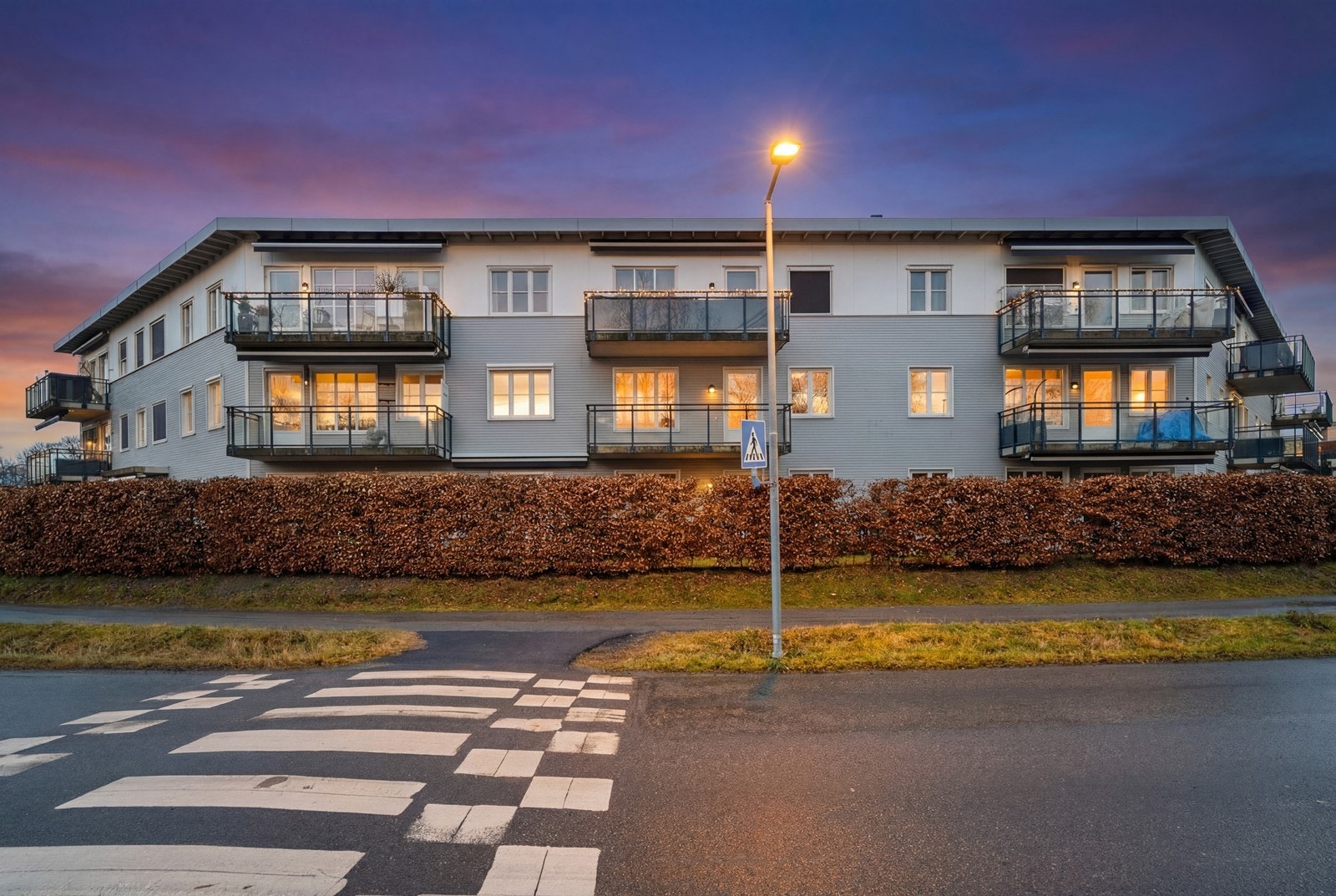 Leiligheten tilhører Bjerkejordet V Sameie, som består av 34 seksjoner. Galleribilde