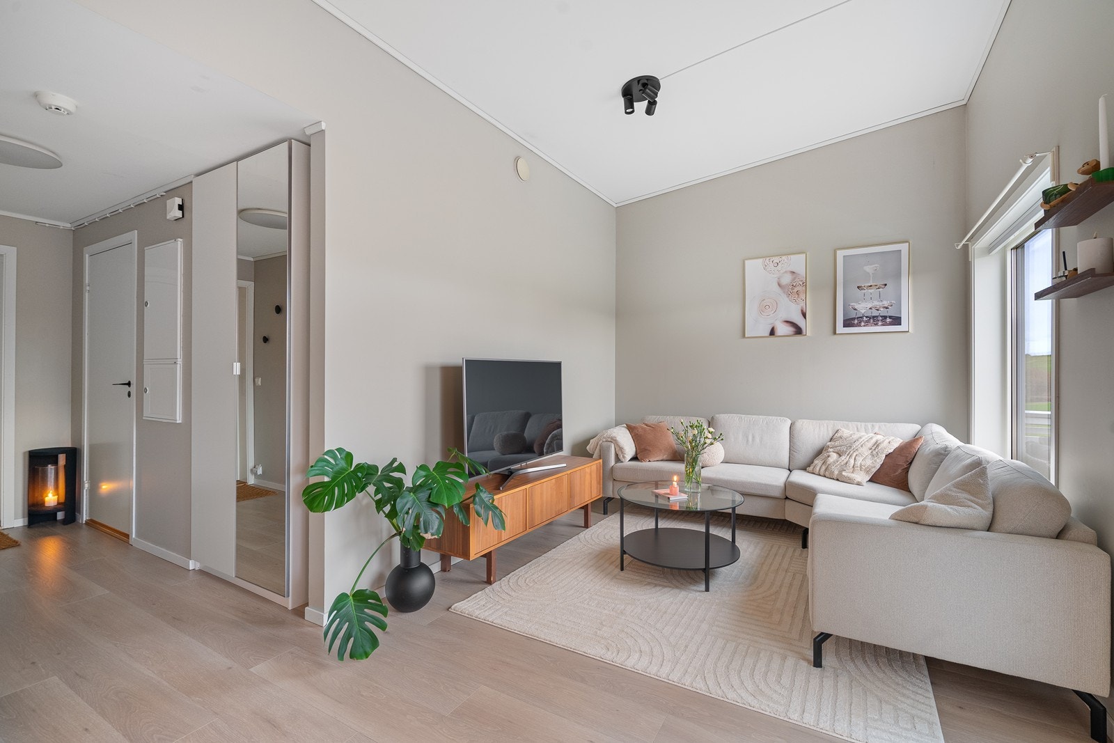 Velkommen til visning i Luftå 33 B - Presentert av Joveig Junge Aktiv Eiendom Foto: Hanne Karlsen Galleribilde