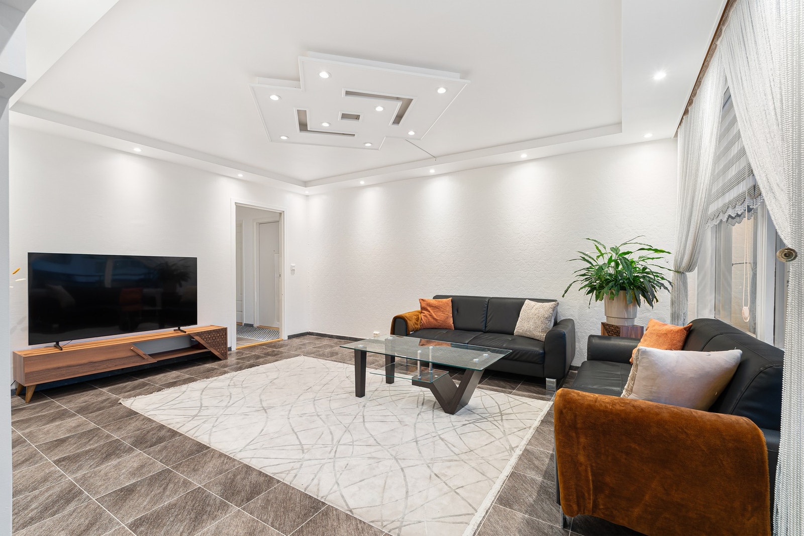 Leilighetens planløsning gjør det enkelt å møblere. Galleribilde