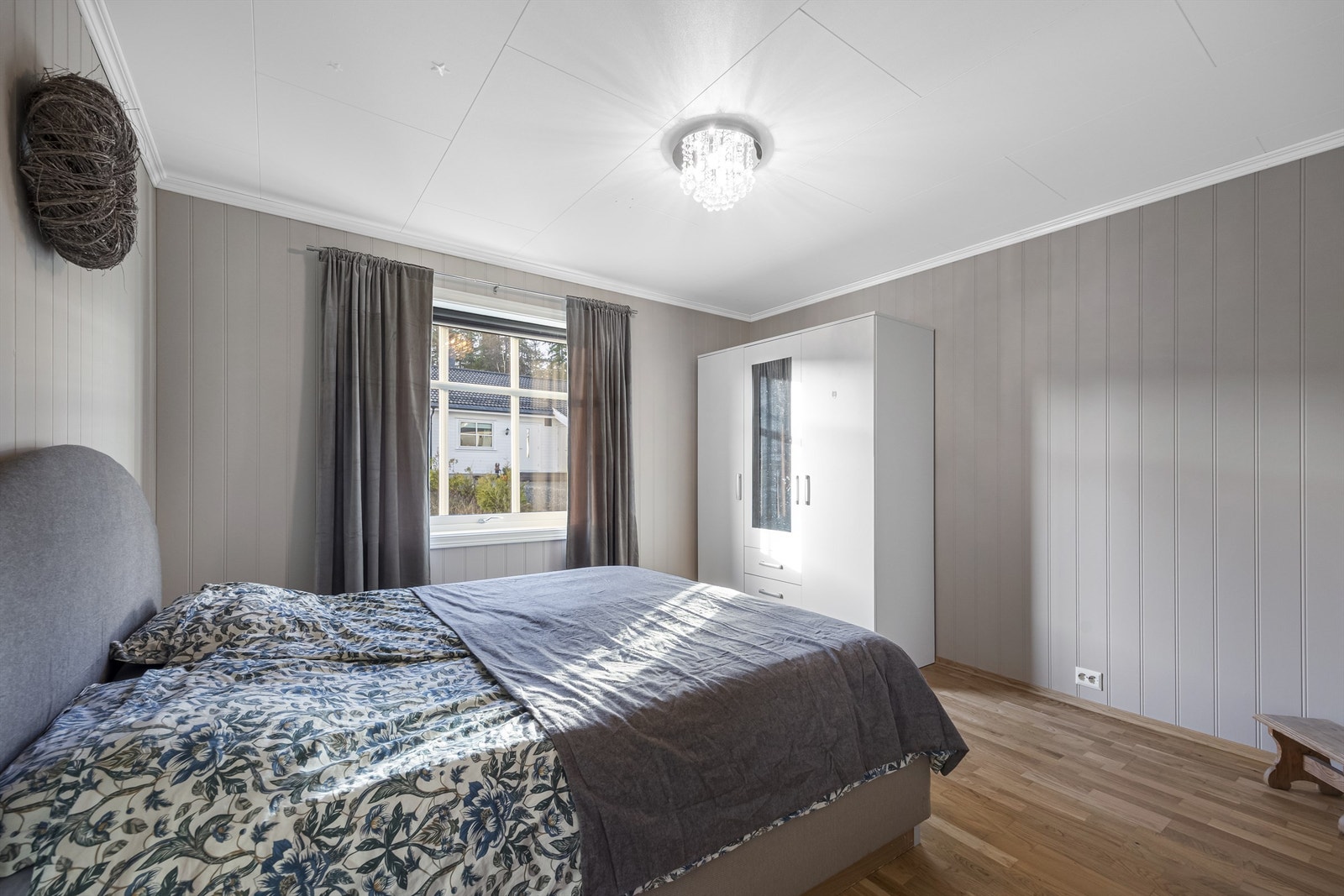 Hovedsoverom med garderobe. Galleribilde