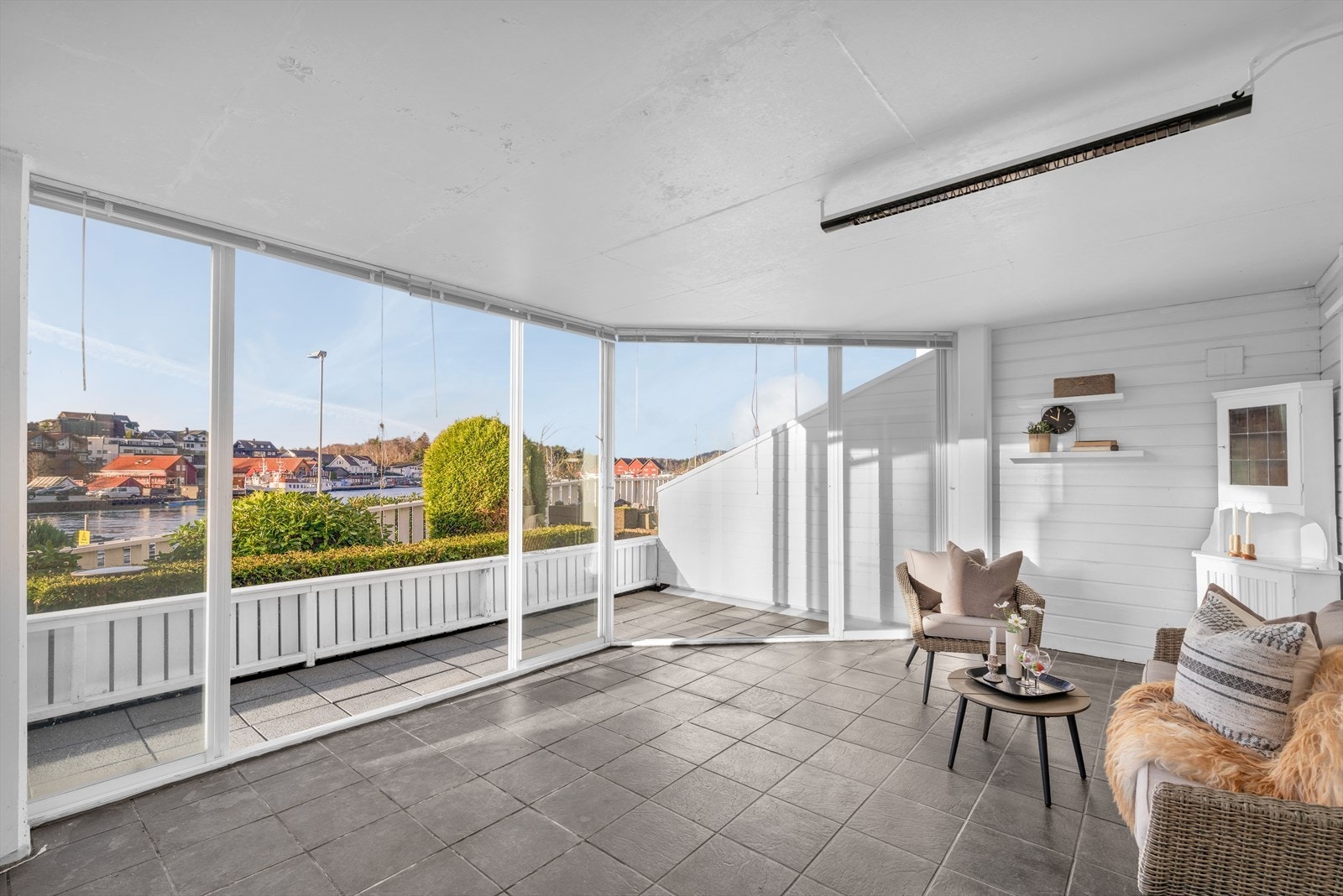 Terrasse - stor terrasse på 43 kvm., hvorav 18kvm er innglasset Galleribilde