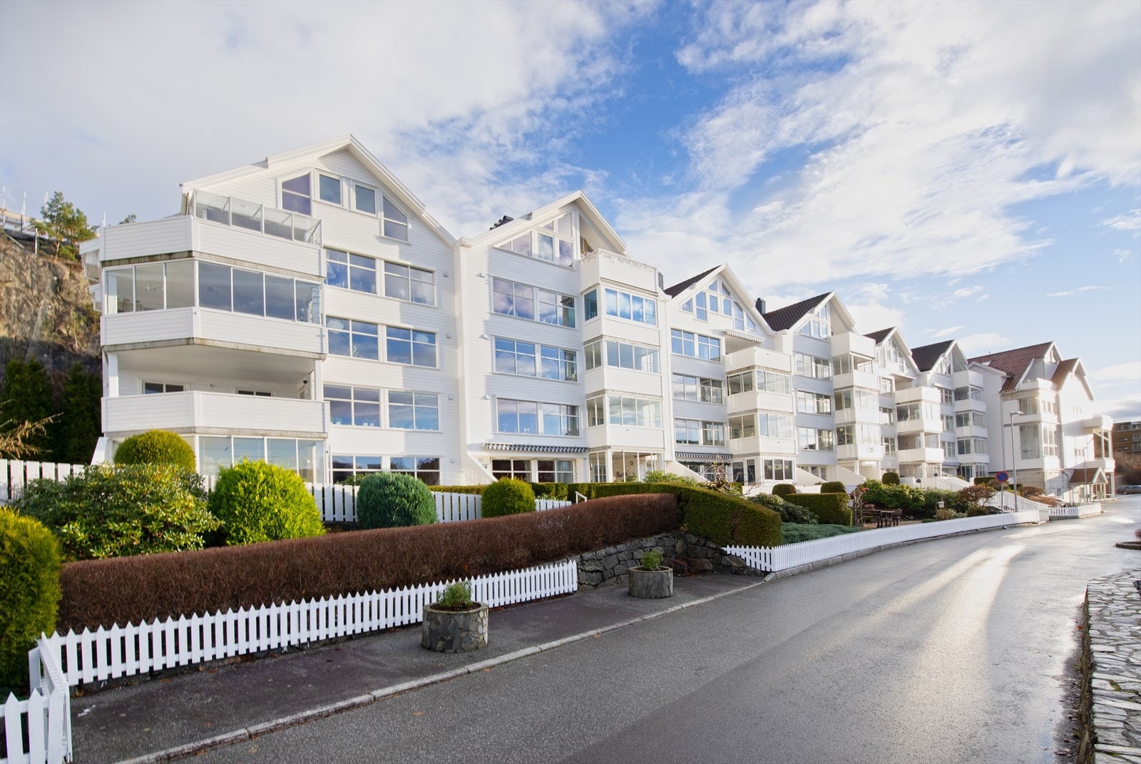 Fasade - boligen ligger på enden i første etasje Galleribilde