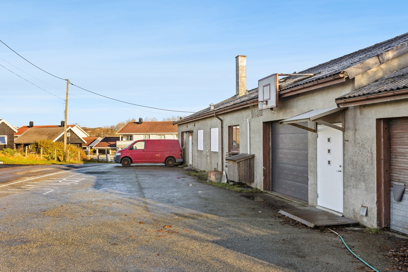 Eiendommen har god parkering. Galleribilde