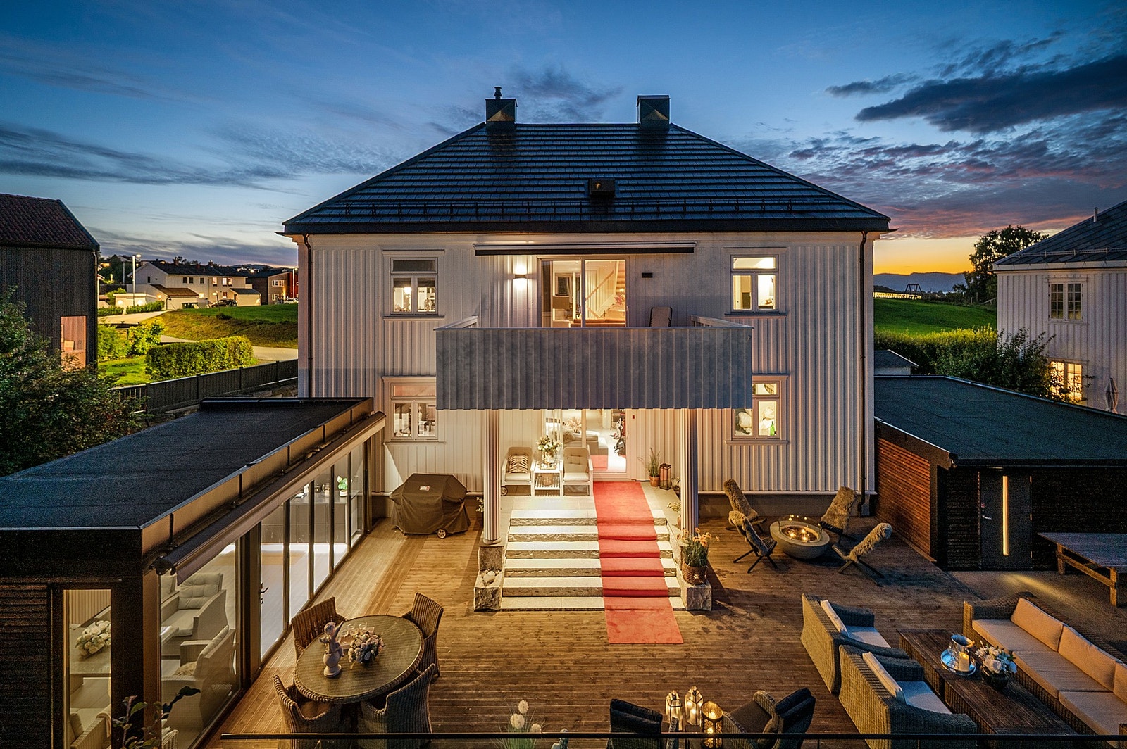 EiendomsMegler1 ved Markus Tangvik har gleden av å presentere en særdeles flott enebolig i Rønningsvegen 14. Foto: Krokstad&Nervik Galleribilde