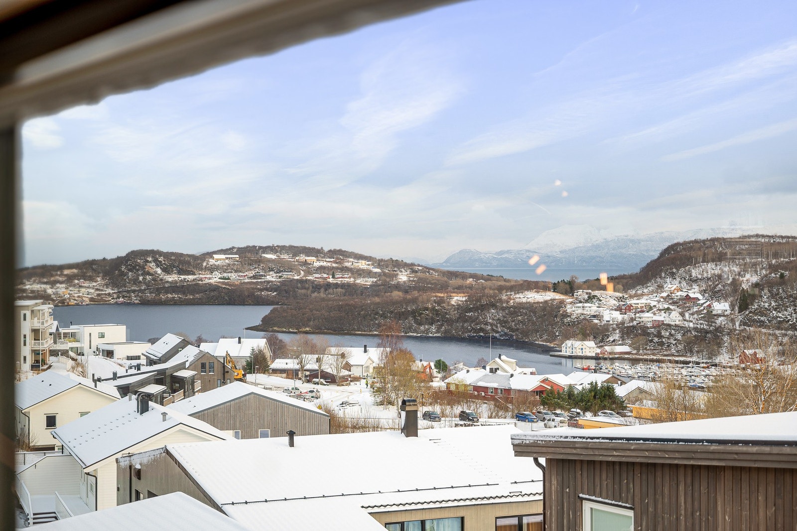 Eiendommen ligger høyt og gir deg strålende utsikt! Galleribilde