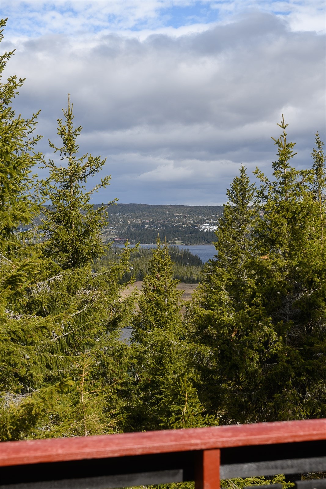 Et glimt av Sjusjøen fra terrassen! Galleribilde