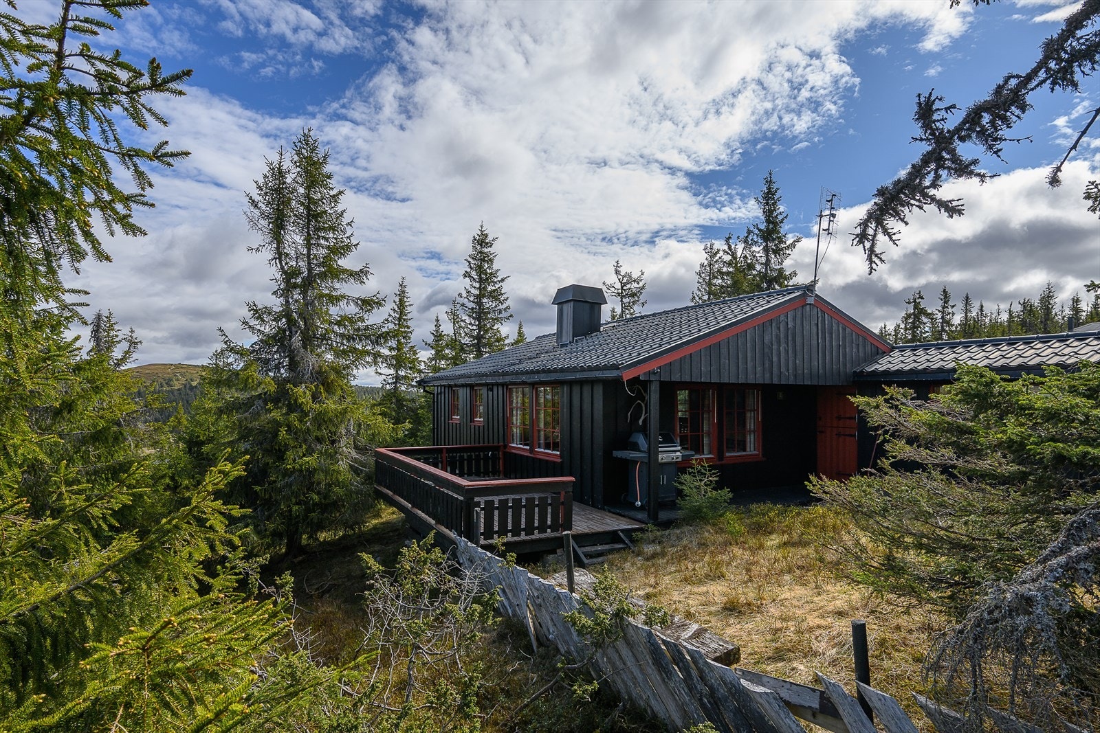 Velkommen til Rømåsen 868! Trivelig hytte i svært populære og attraktive omgivelser på Rømåsen. Foto: Lars Marius Bækkevold. Galleribilde