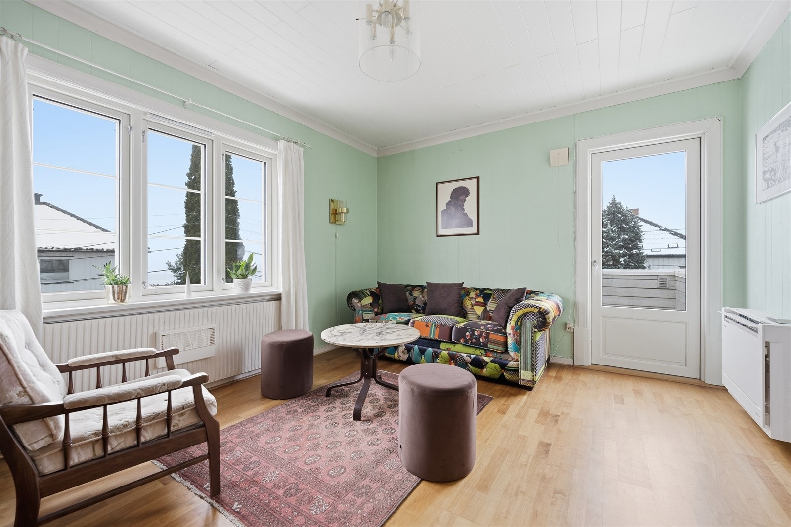 Utgang til balkong fra stuen Galleribilde