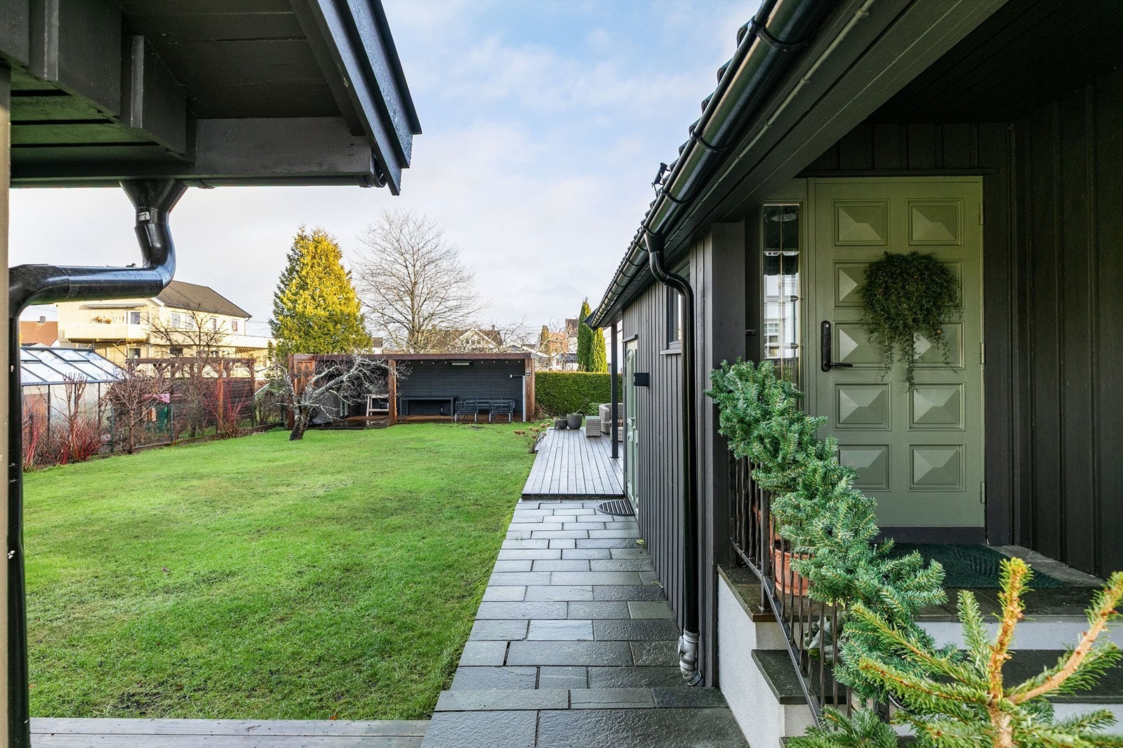 Elektronisk kodelås på inngangsdøren gjør nøkler overflødige. Galleribilde