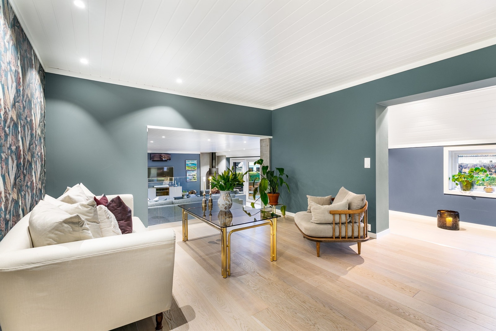 Parallelt med oppussing er det blant annet installert spotter over stuen. Galleribilde