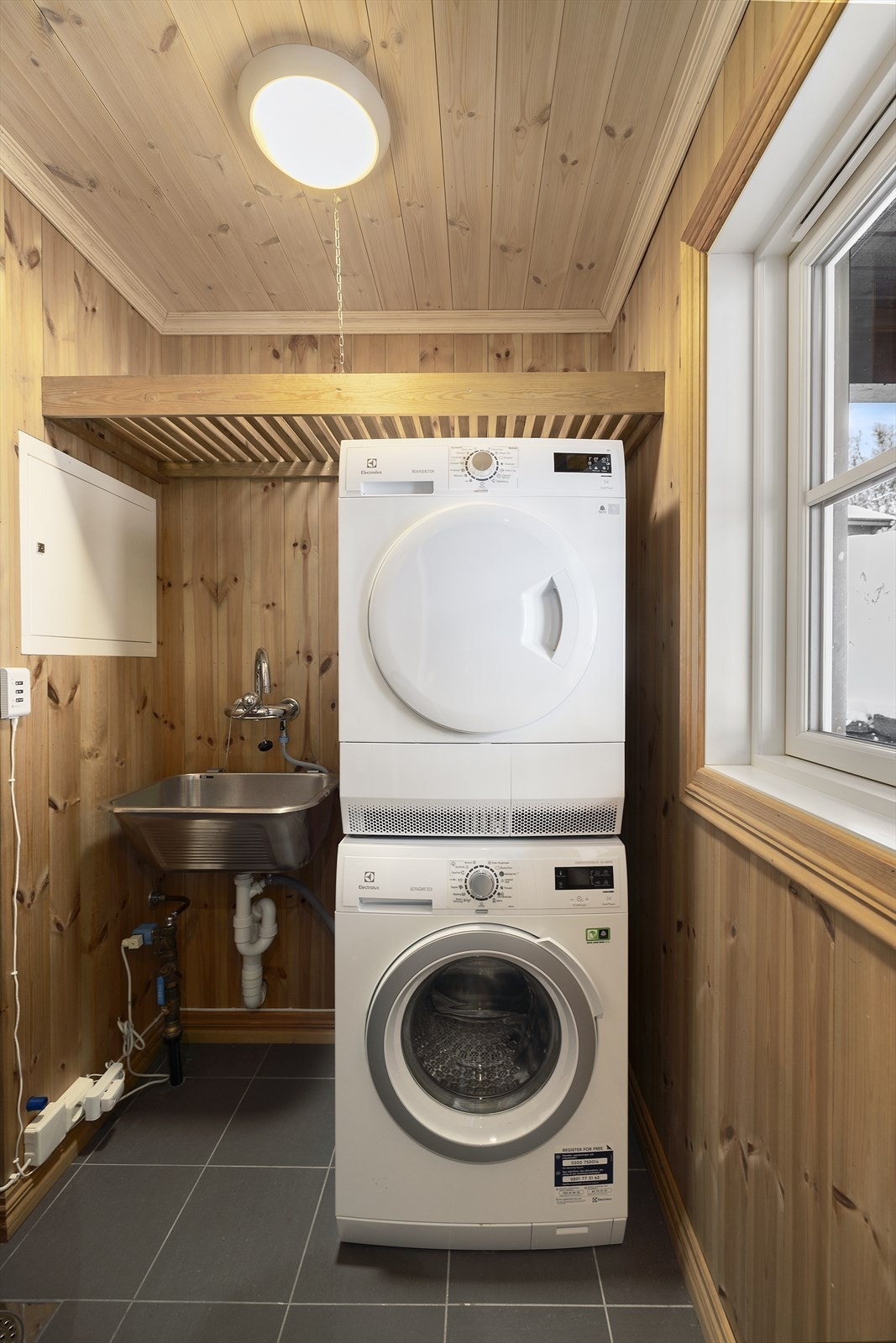 Eget vaskerom/teknisk rom i 1. etg Galleribilde