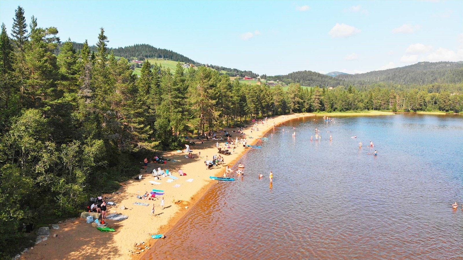 Meget gode bademuligheter på Fagersand. Bilde henter fra www.visitrauland.com Galleribilde