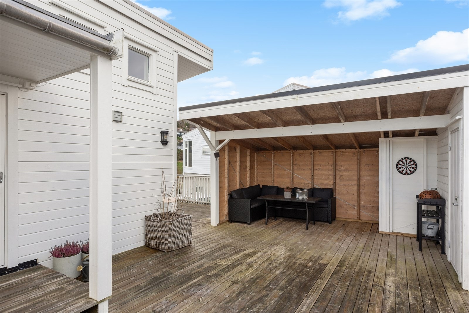 Uteplass til stor glede på gode og varme sommerdager. Galleribilde