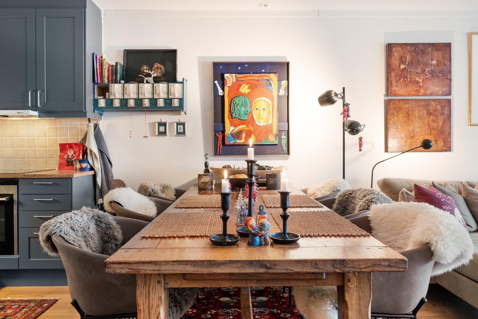 Spiseavdelingen har en fin plassering i tilknytning kjøkken og stuen Galleribilde