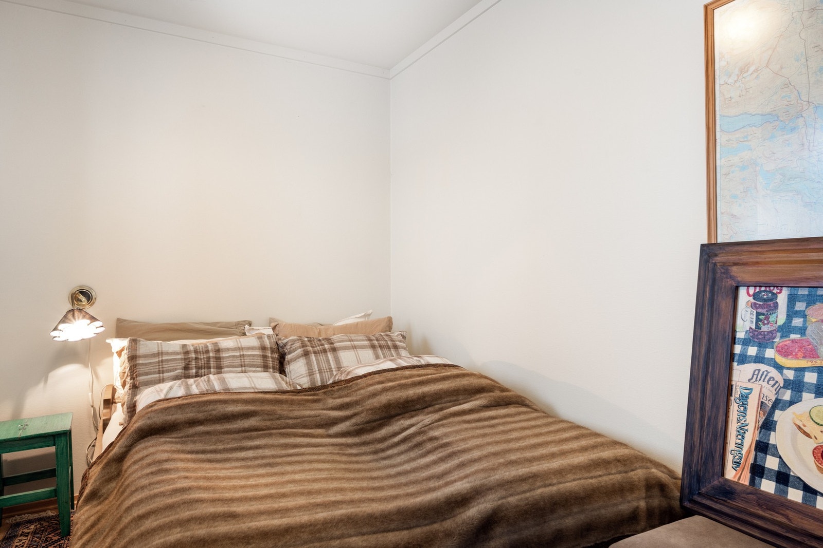 De to andre soverommene har også god plass dobbeltseng og/eller eventuelt kontor innredning, alt etter behov . Galleribilde