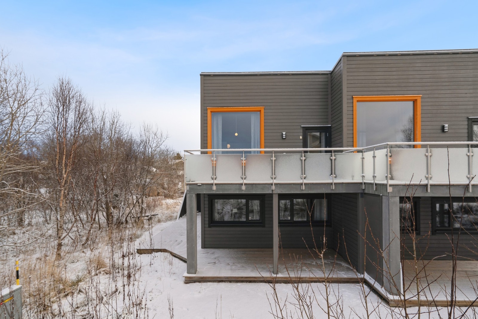 Velkommen til Hagebyveien 45 - Presentert av EiendomsMegler1 Leknes. Foto: EFKT. Galleribilde