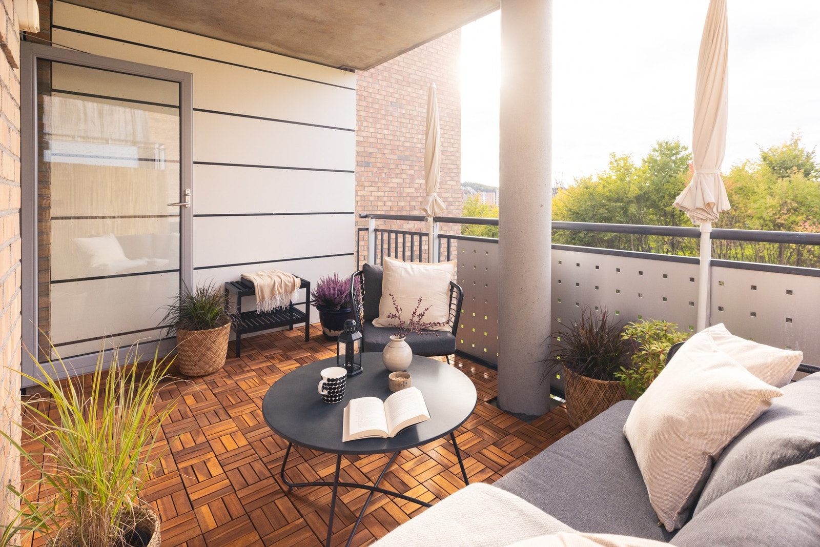 - Solrik vestvendt balkong oppmålt til ca. 9kvm - Galleribilde