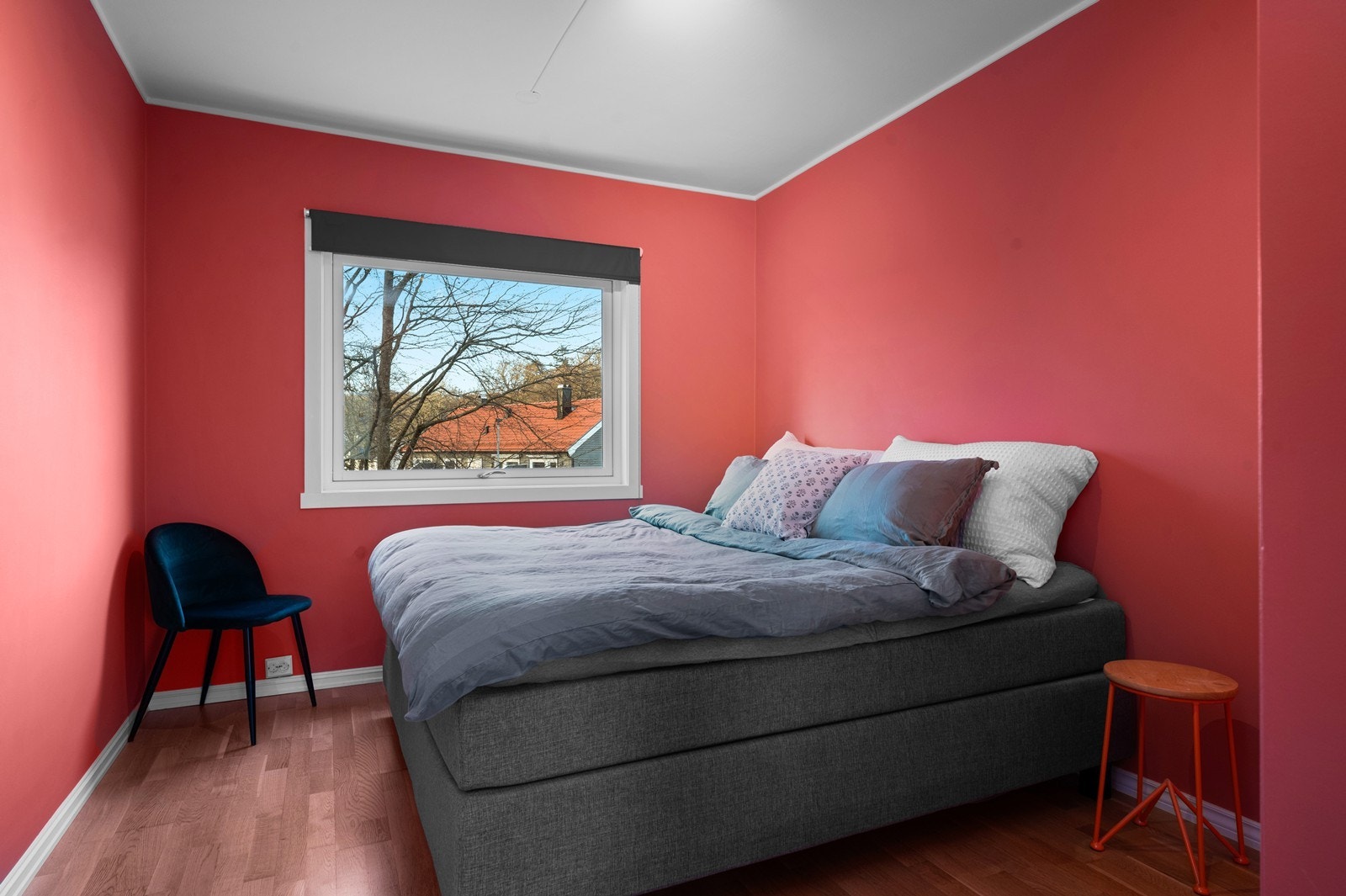 Hovedsoverommet har god plass til dobbeltseng og tilhørende møblement. Galleribilde