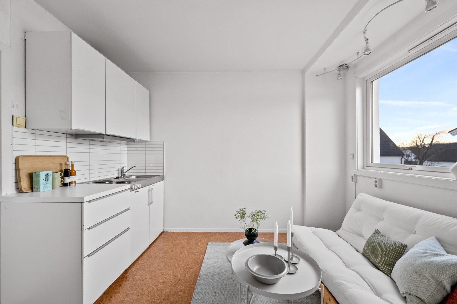 Allrom med plass til sofaløsning/seng Galleribilde