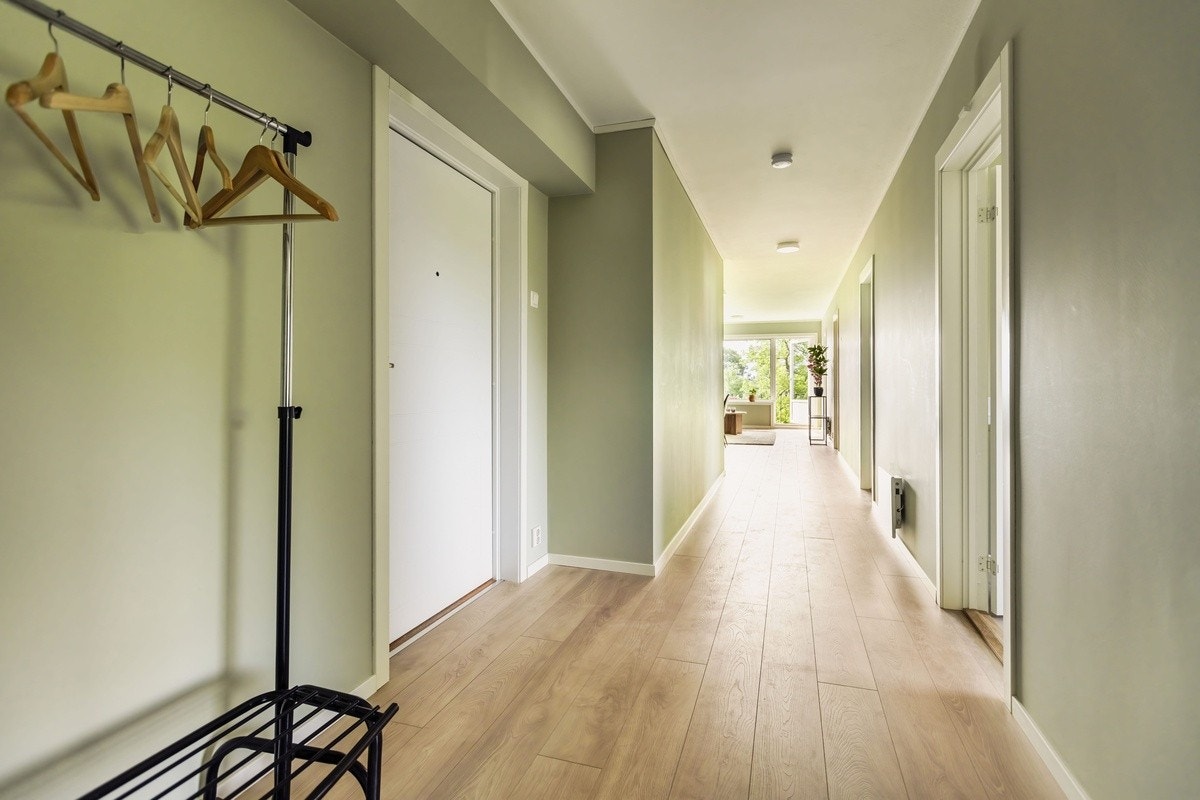 Romslig gang Galleribilde