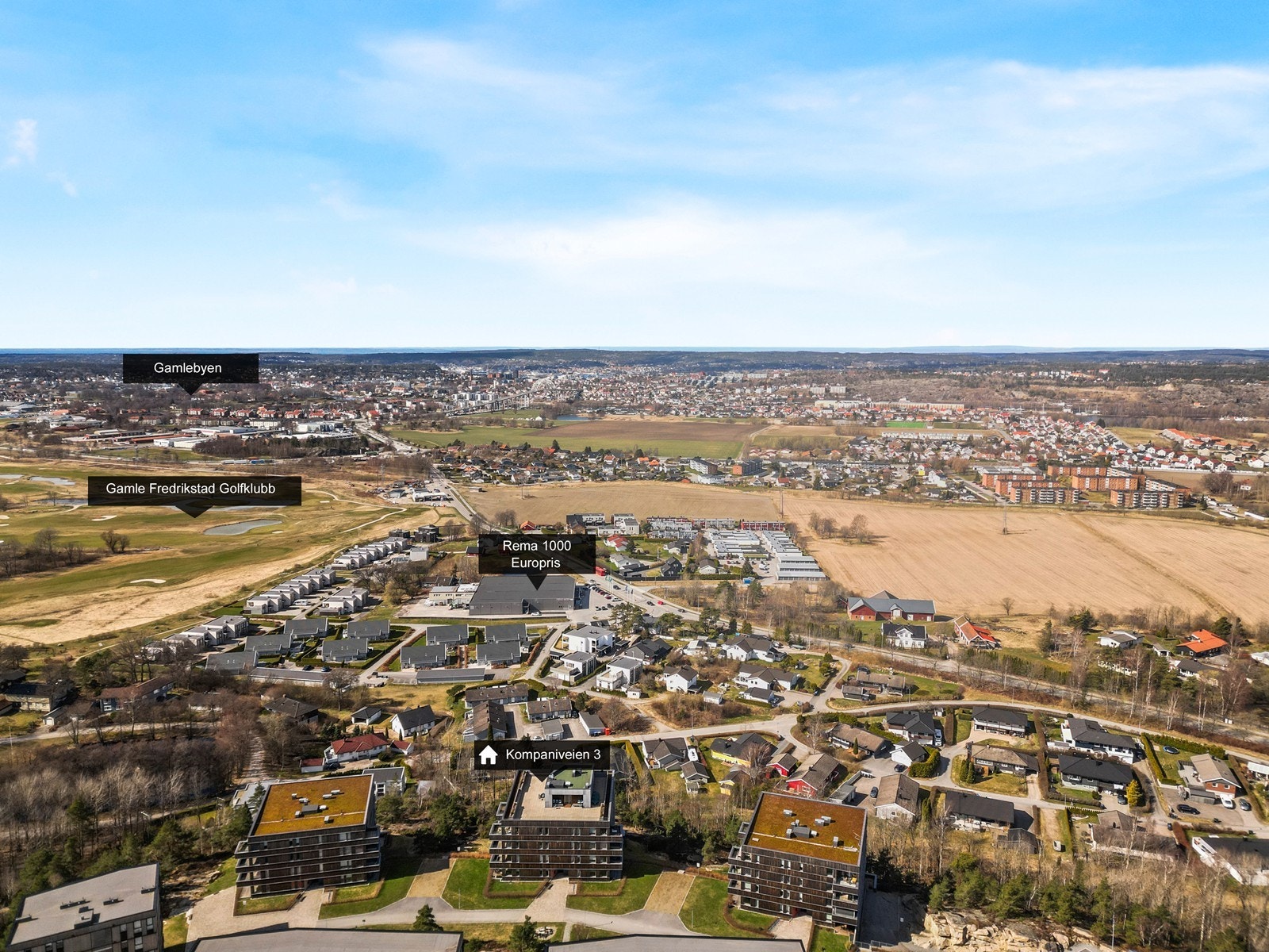 Beliggenheten er særdeles gunstig med kort vei til alle daglige nødvendigheter Galleribilde