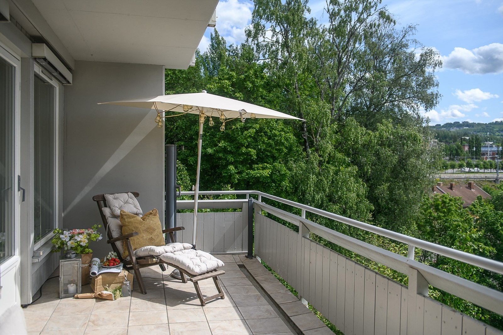 Et hyggelig sted å slappe av i sola gjennom hele dagen. Galleribilde