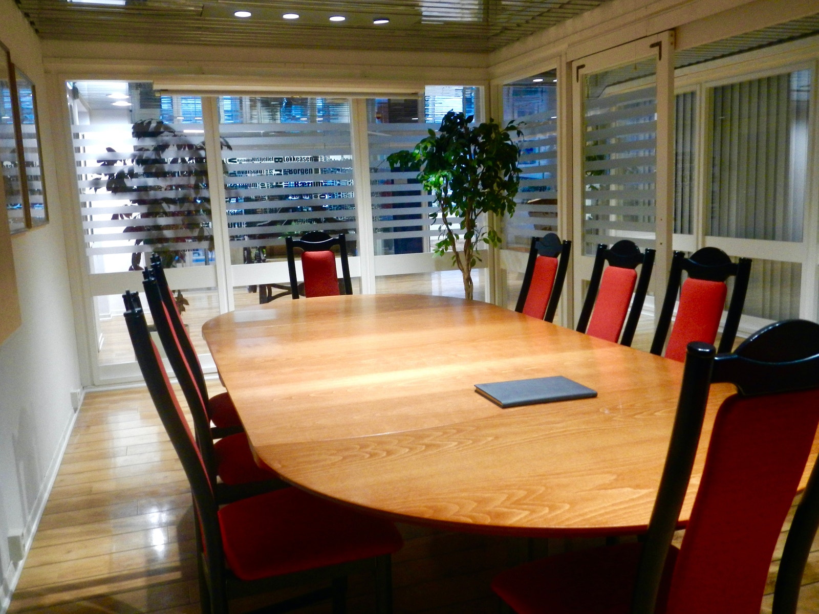 felles møterom i bygget Galleribilde