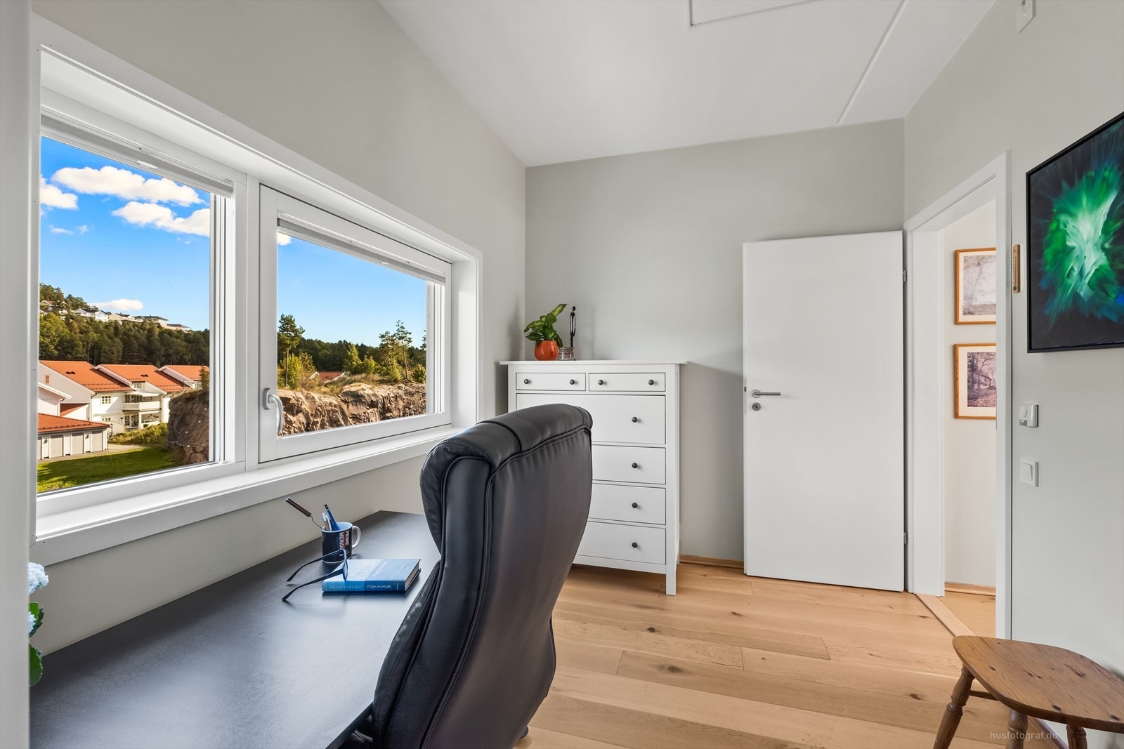 Dette soverommet er innredet som et kontor. Galleribilde