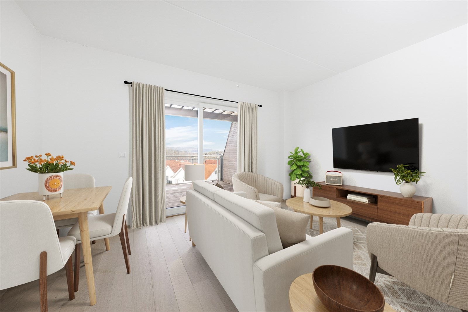 Stor skyvedør mot terrassen, som sikrer mye naturlig lys inn i leiligheten. Galleribilde