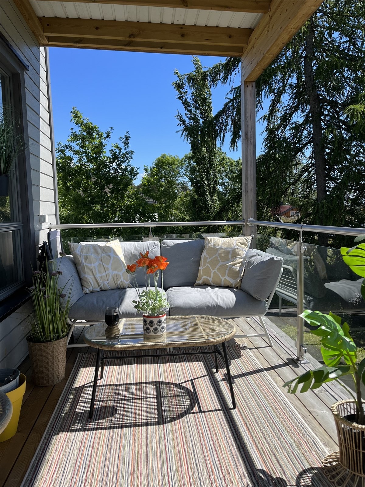 Selgers bilde. Det er sol på verandaen fra ca. kl. 11 - 21 midtsommers. Galleribilde