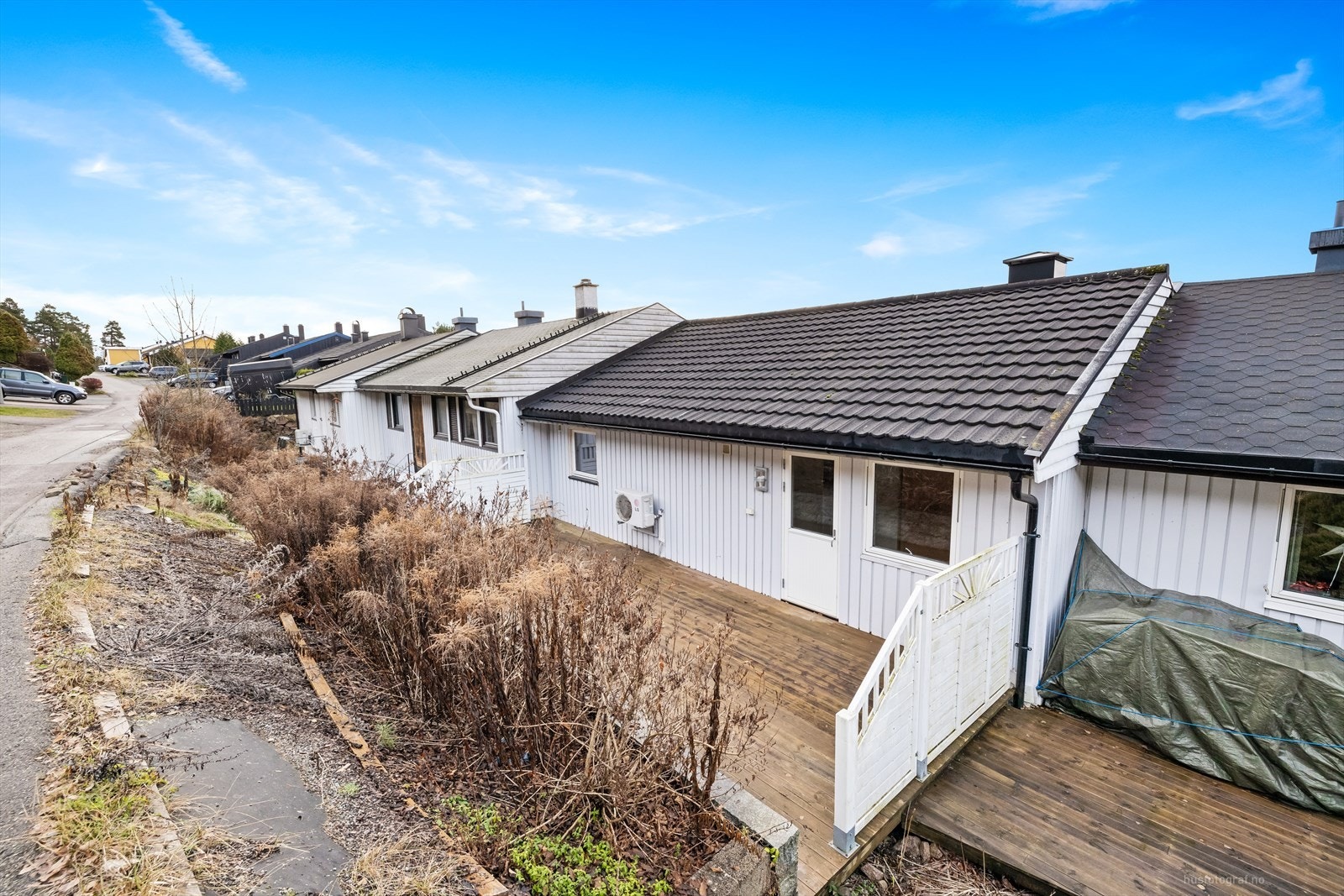 Hyggelig uteplass på baksiden av boligen. Galleribilde