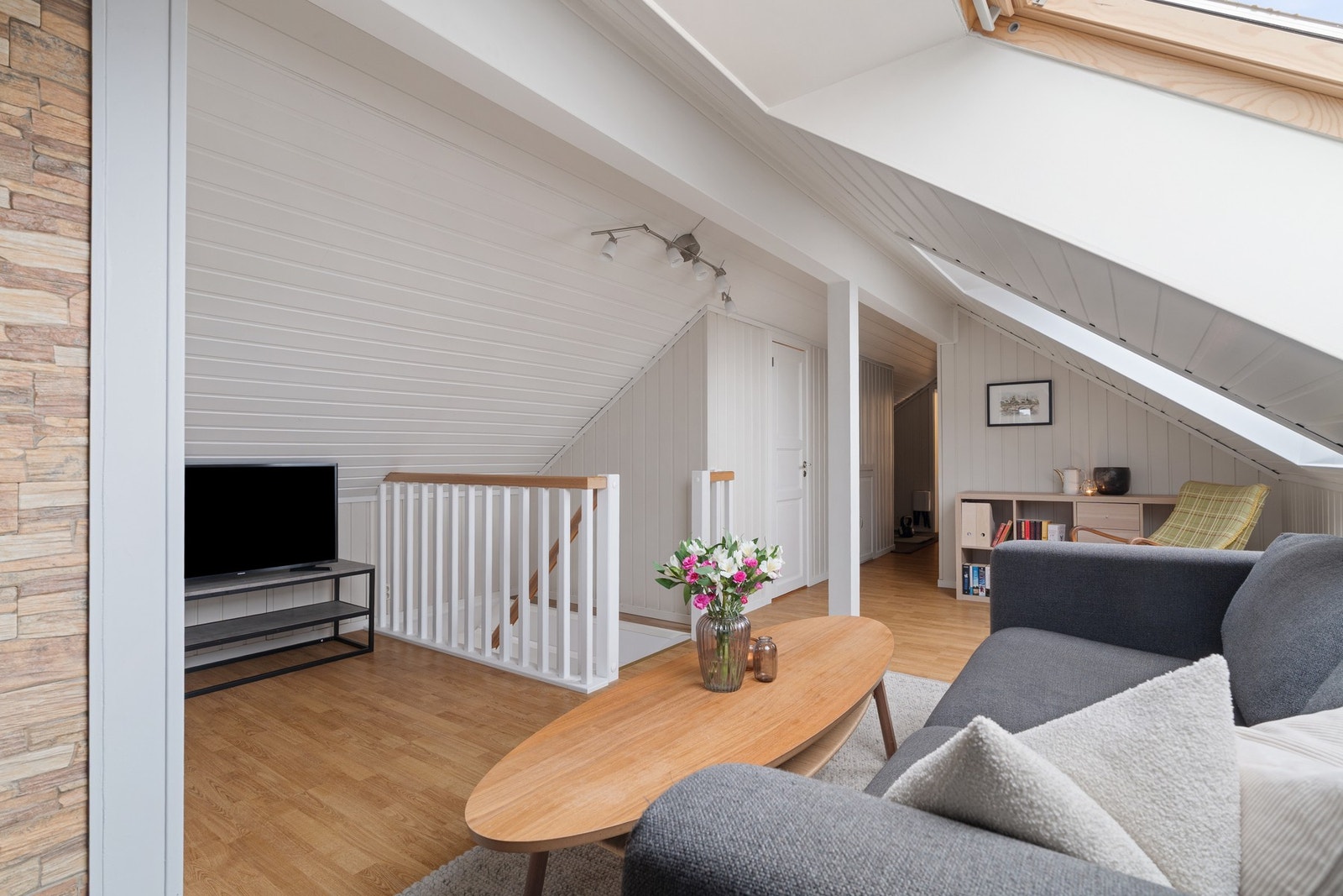 Loftet har 23 kvm med målbart areal (46 kvm GUA), og må sies å ha svært høy bruksverdi. Galleribilde