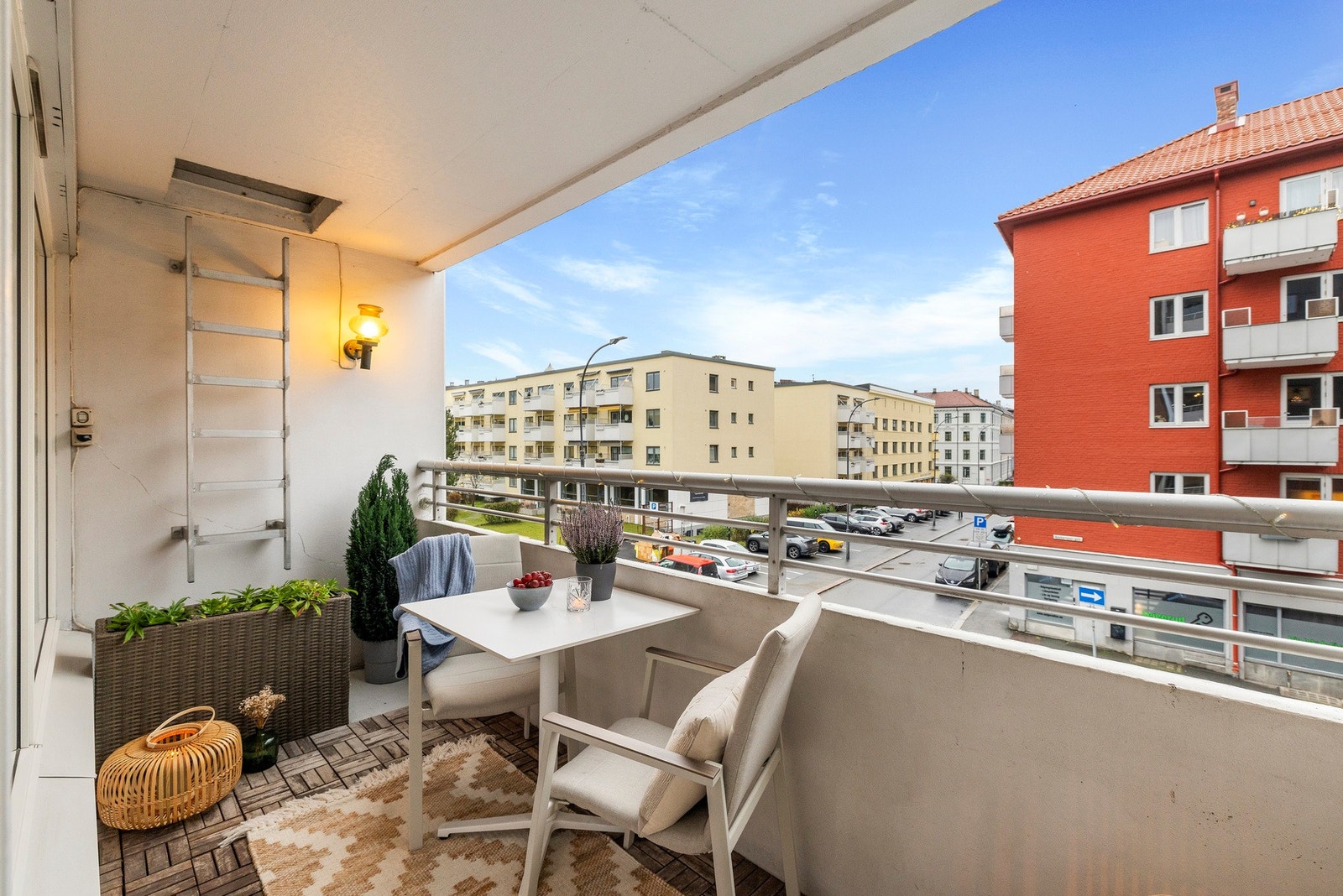 Flott syd-østvendt balkong på ca. 6 m² Galleribilde