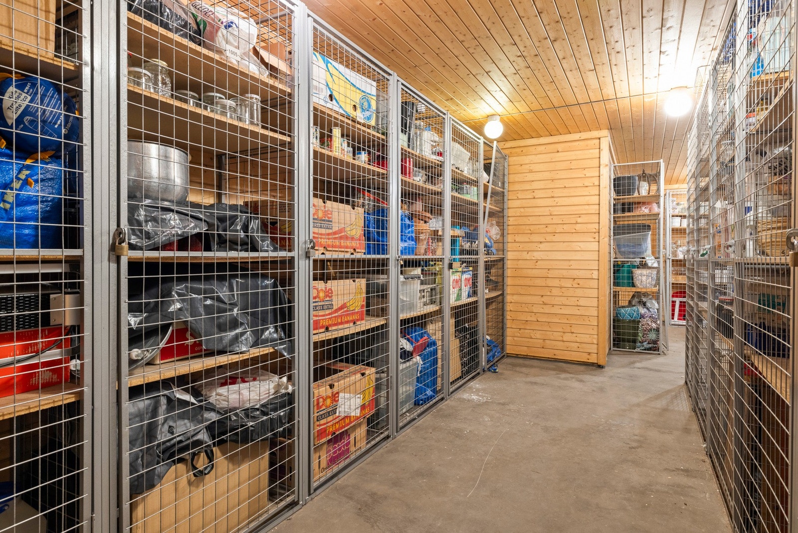 Skap i felles bodareal på ca 0,4 m² Galleribilde