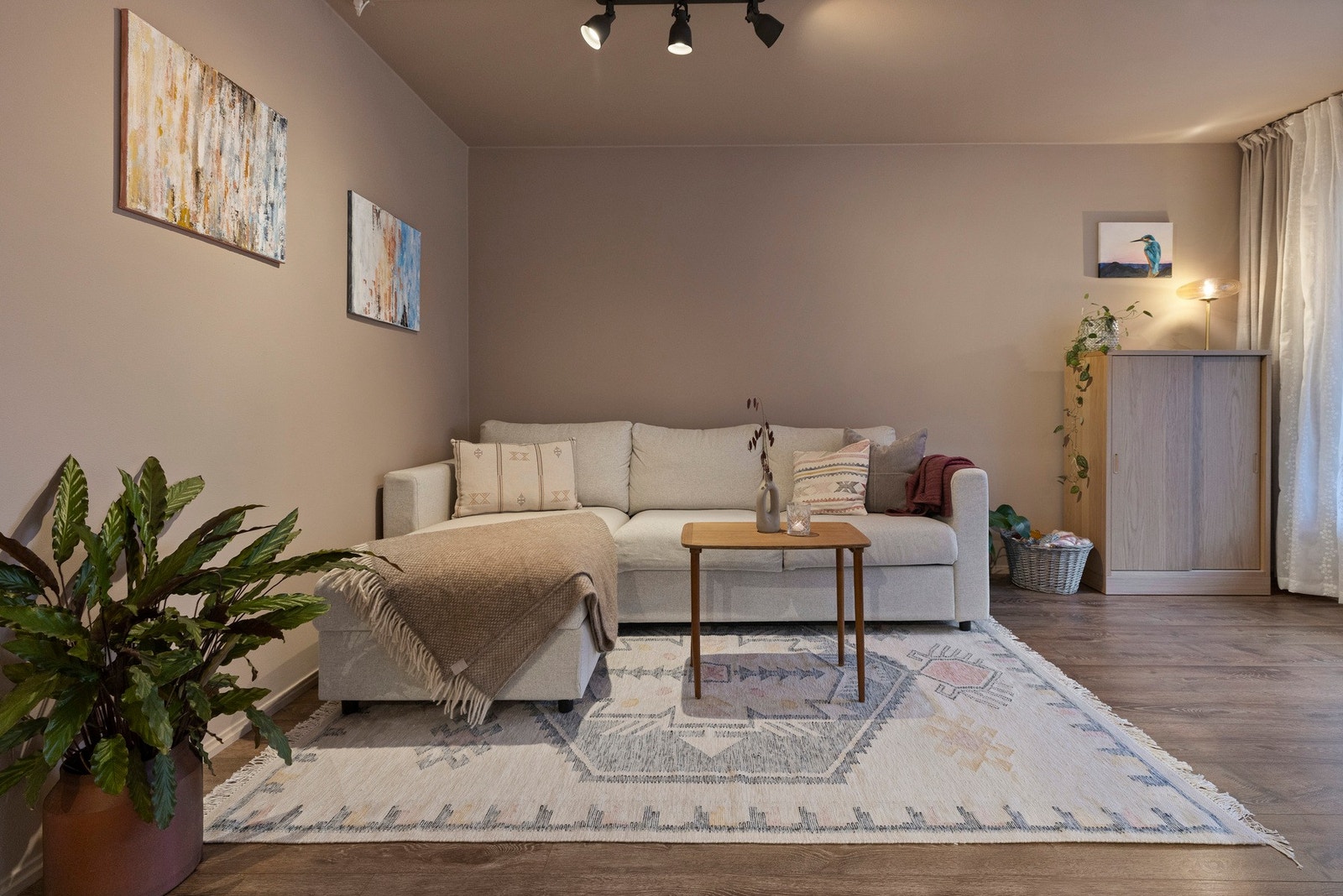 God plass til større sofakrok Galleribilde