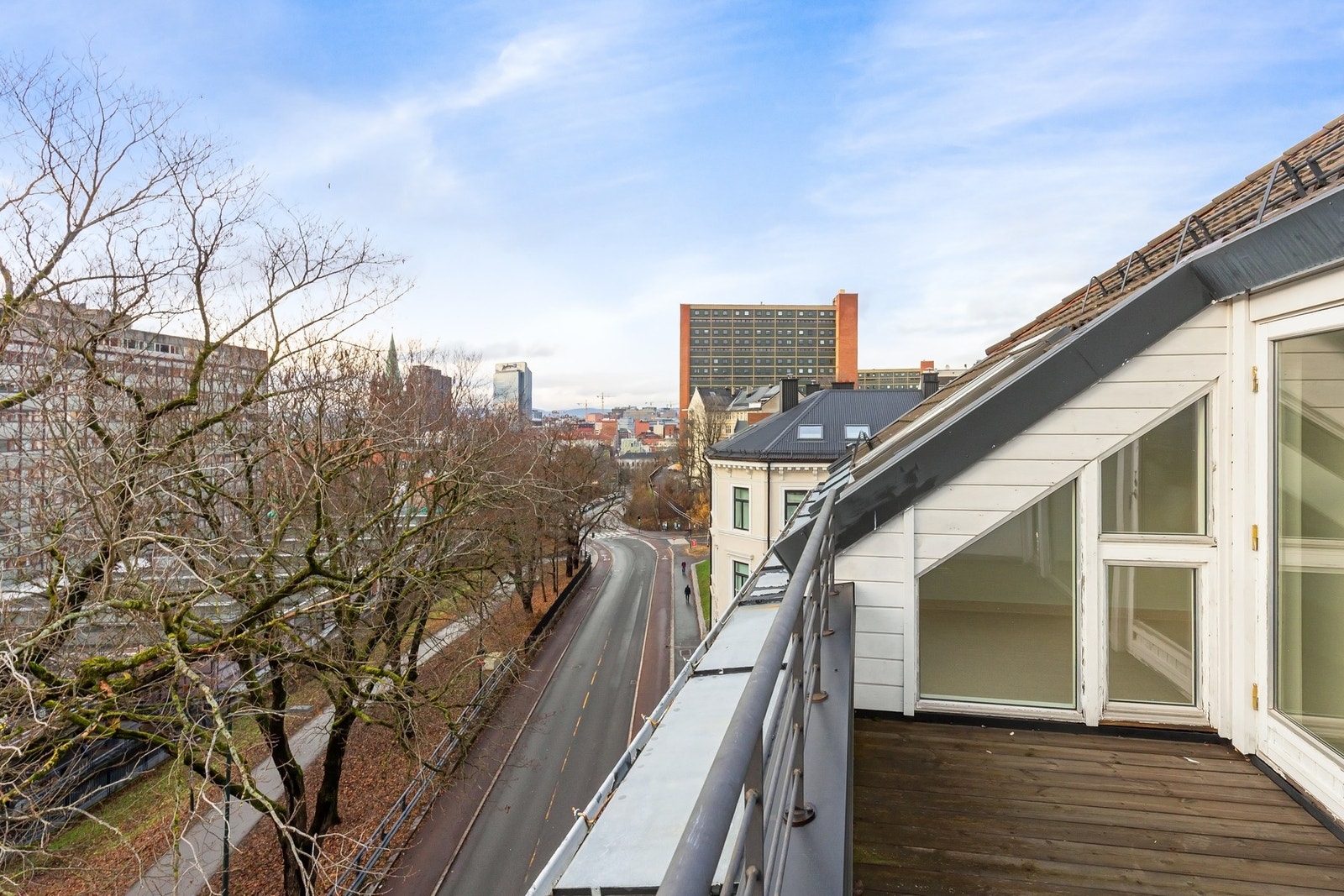 Takterassen har gode solforhold Galleribilde