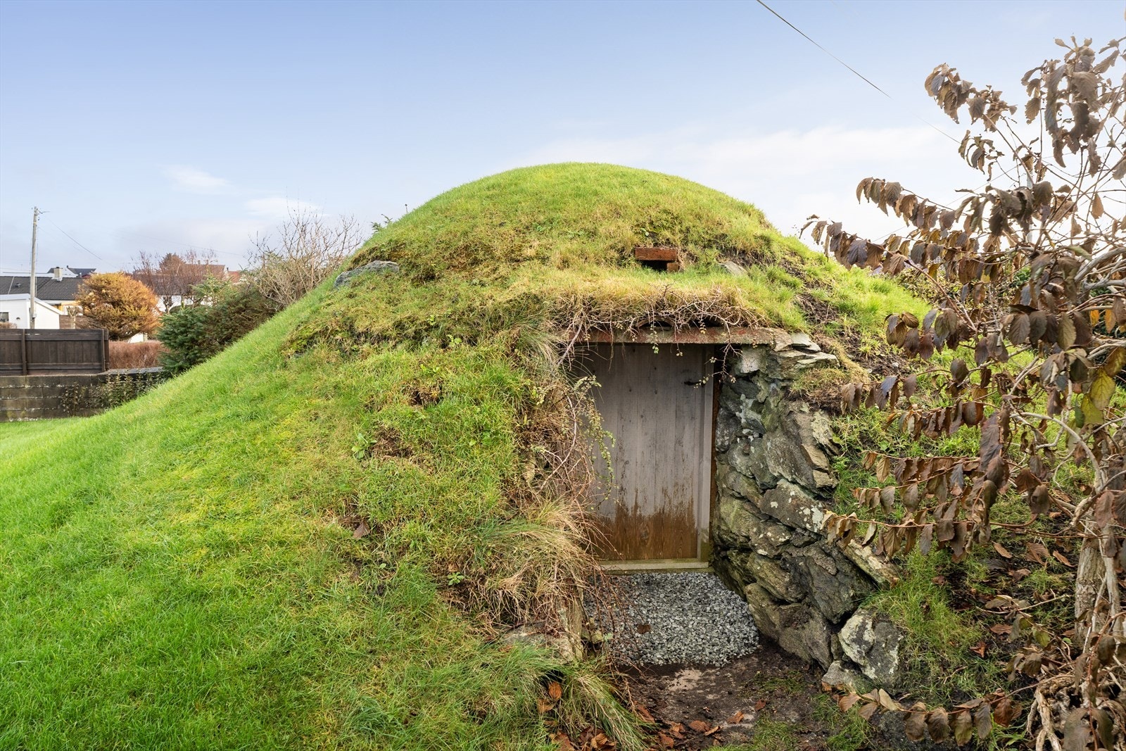 Egen potetkjeller - sjelden og veldig koselig. Perfekt som liten akebakke på vinteren. Galleribilde
